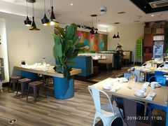 大堂-小鱼小牛·鱼牛干锅·脆鱼火锅(世欧广场店)