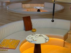 -涨巢·潮玩水疗局