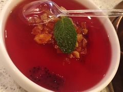 鲜火龙果冰粉-老佛爷铜炉蛙锅(海岸城店)