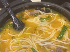 -花馬肆.云南过桥米线(汉神购物广场现场熬汤店)
