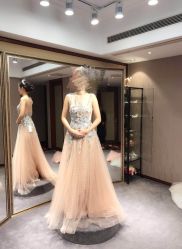 点击看大图 -拉瑞娜LaReine婚纱礼服高级定制