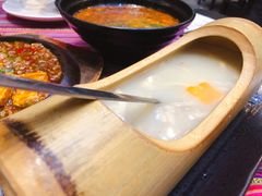 -香巴拉云南餐厅(华莱坞店)