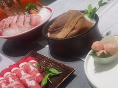 -红鼎豆捞·非遗鲍皇汤火锅(宝丰路店)