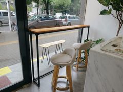 靠窗位-red donkey coffee