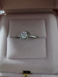 -威德钻石-克拉钻大本营(南京东路店)