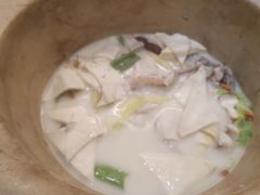 -滇香肴·云南菜蒸汽石锅鱼(云南北路店)