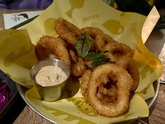 酥炸鱿鱼圈配塔塔酱-ibarrel爱杯·bistro&brunch(江宁路店)