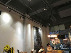 大堂-HELLO 27 意面·沙拉·帕尼尼