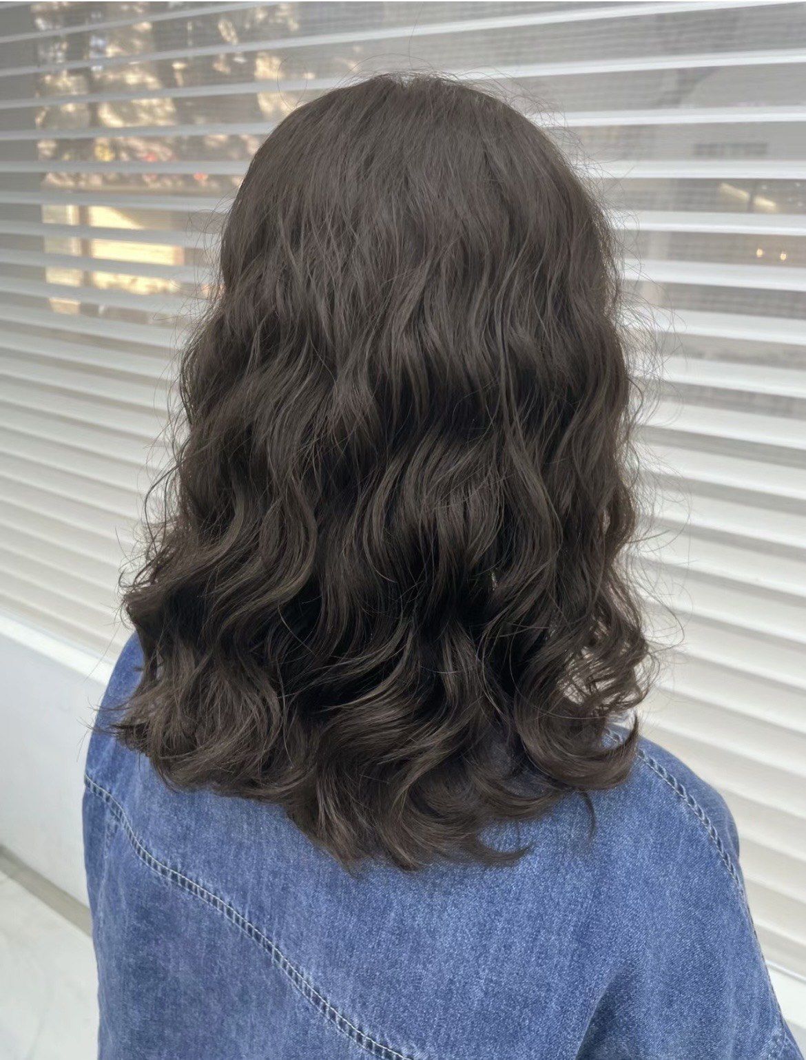 中长发短发烫发细软塌硬发沙发卷发
喜欢简约范儿的女生可以试试