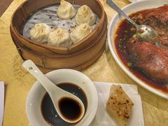 蟹粉小笼包-绿波廊(豫园店)