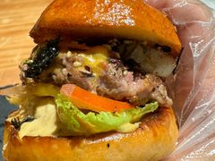 -三勾JJJ Burger&Coffee(梅溪湖店)