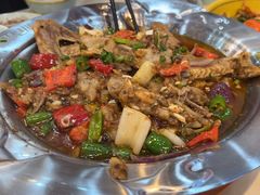 -休记光头香辣蟹干锅(绵竹店)