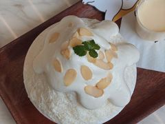 榴莲肉加榴莲冰淇淋-丹礼糖甜品
