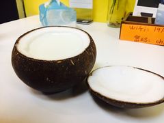 -志龙皇冠吃货椰子铺