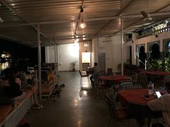 -Lake Shore Hotel & Restaurant