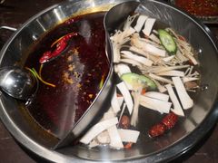 菌香鸳鸯锅-晓宇重庆火锅(赛格国际购物中心店)