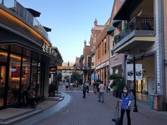 -王府井奥莱临潼小镇(临潼店)