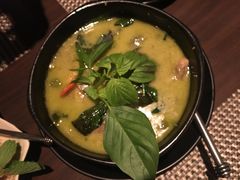 猪肉绿咖喱-Ruen Urai