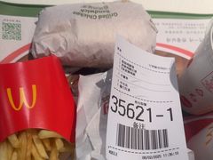 -麦当劳(轻轨曹杨路店)
