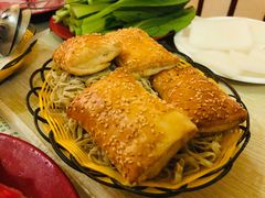 -洞庭洲·防空洞火锅·烧烤·铜锅涮肉(新百广场店)