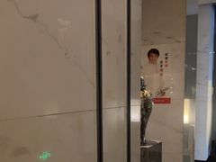 -新盈光·云会所(百丈东路店)