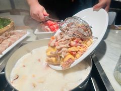 -尚尚仙·酸汤猪手·猪肚鸡火锅(华联万柳购物中心店)