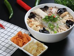 传奇葫芦头餐-春发生饭店·非遗(南院门店)