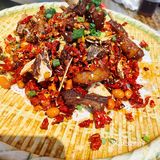 满桌的美食，明天开始减肥[胜利]