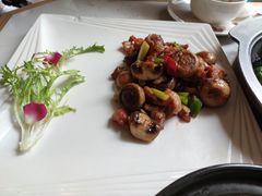 香煎口蘑脆爽肉-周三的情书花园餐厅(江北店)