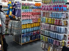 -名创优品(江南新地店)