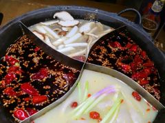-白乐天毛肚火锅馆(解放碑店)