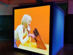 -Nathalie Djurberg与Hans Berg“牛皮纸包裹的月亮”-Prada荣宅当季展览