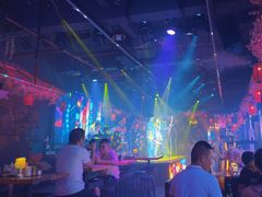 -喜鹊音乐酒馆(西街店)