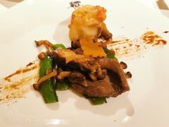 野菌鴿甫炒蝦球-嘉麟楼