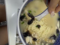 鲍蛤蛏海鲜面-沪西老弄堂面馆(定西路店)