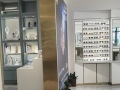 -J-Optical佳视明眼镜·蔡司视觉(青岛金茂览秀城店)