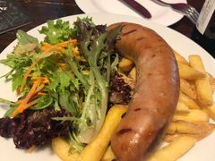 Mega Bratwurst-Husi Bierhaus