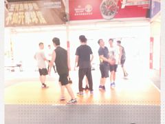 -洛克公园·篮球·足球·羽毛球(莘庄店)