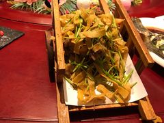 嘎巴菜牛蛙-皇冠明珠鱼翅楼(水上公园店)