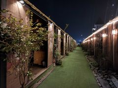 -冰冰龙虾·江湖菜·花园江景餐厅