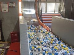 -嗨翻Hi-Fun竞技主题乐园·蹦床亲子生日轰趴(国光1937店)