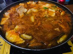 泡菜猪肉锅-首尔大排档