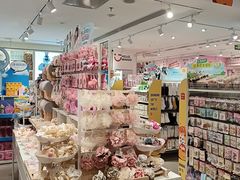-名创优品(北京新中关购物中心地铁层店)