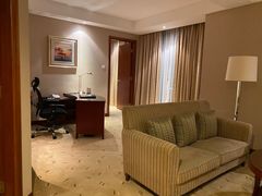 -汕尾巴黎半岛酒店