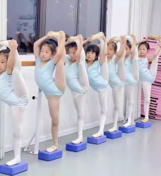 -CICI街舞专业培训