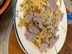 榨菜蒸牛肉-关氏饮食店