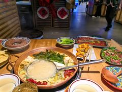 -洱火云南酸菜牛肉火锅(石景山当代商城店)