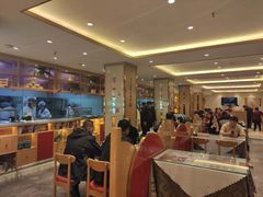 大堂-添福来墨鱼饺子 · 海鲜东北菜(大连星海·黄浦路店)