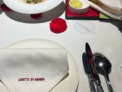 -弦月窗LUNETTE BY AMANDA(复兴路店)