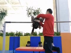 -健龙森俱乐部·游泳·健身·羽毛球综合体育馆